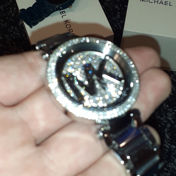 Michael Kors Watches - Picture 5 of 5